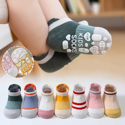 5 par/set calcetines de diseño antideslizantes a rayas simples básicos para niños