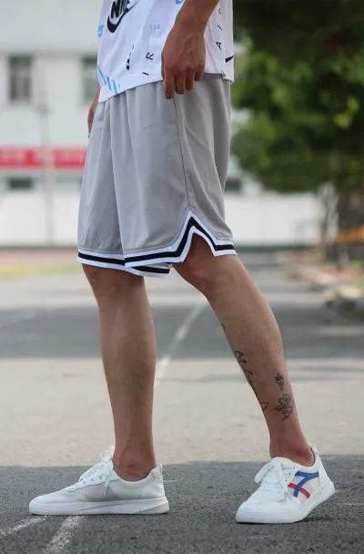 Men Casual Mid Waist Drawstring Pocket Zipper Design Loose Mesh Shorts