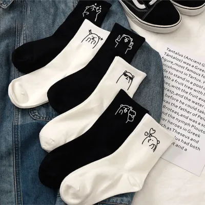 Women Cute Bear Pattern Solid Color Cotton Socks