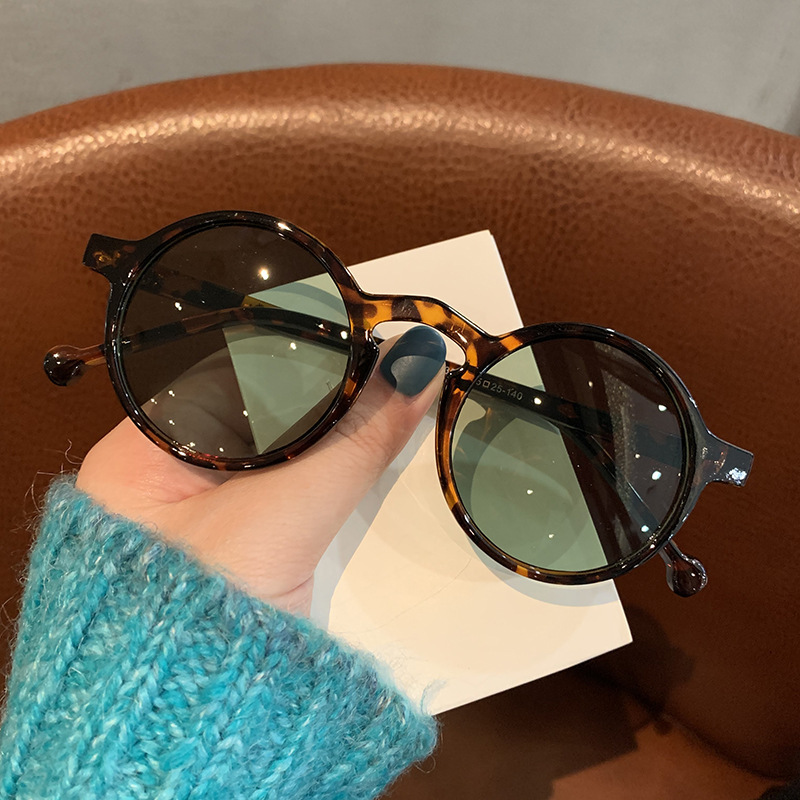 Wholesale Women Retro Solid Color Round Frame Sunglasses