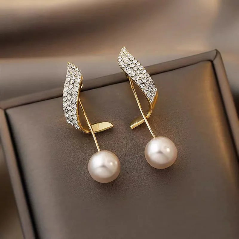 Elegant Pearl Pendant Rhinestone Detachable Alloy Fashion Earrings