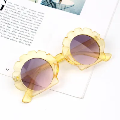 Kids Fashion Shell Shape Sunglasses with PC Frame and Resin Lens