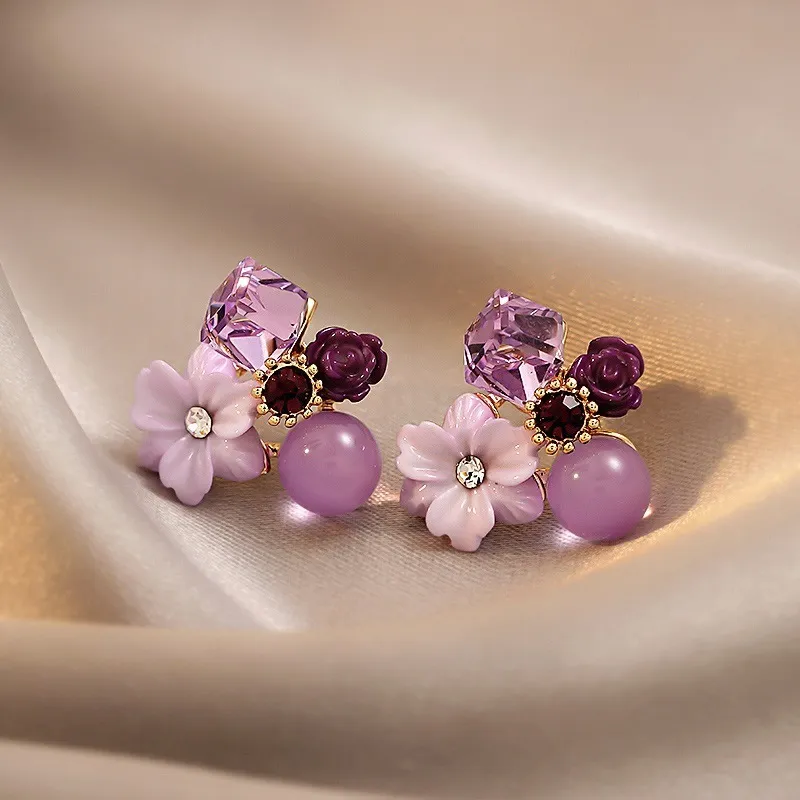 Temperament Flower Crystal Pearl Decorative Alloy Stud Earrings