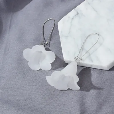 Temperament Creative Flower Shape Pendant Design Resin Alloy Stud Earrings