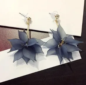 Temperament Creative Flower Shape Pendant Design Resin Alloy Stud Earrings