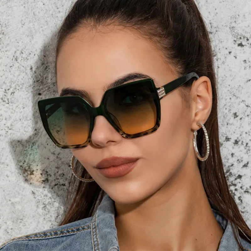 Women's Classic Large Square Frame Cat Eye Sunglasses with Photochromic UV400 Polycarbonate Lenses
