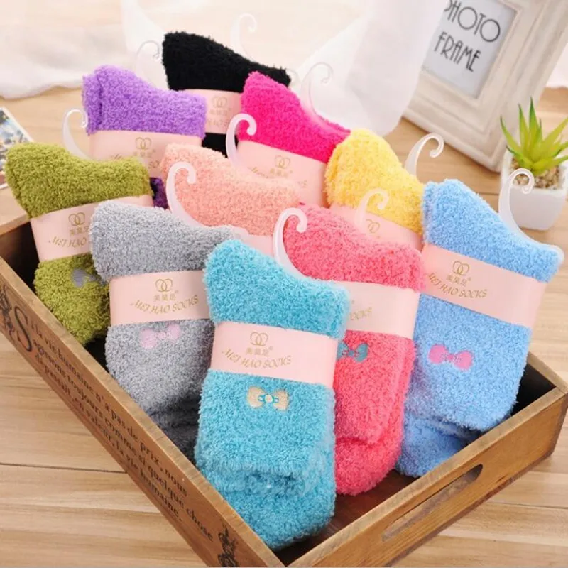 Women Casual Bow Embroidery Solid Color Coral Fleece Mid-Calf Socks