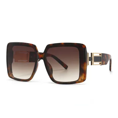 Women Chic Oversized Square Frame Gradient Lenses Sunglasses