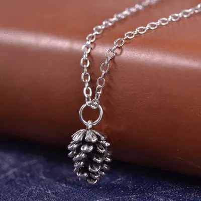 Unisex Retro Minimalist Alloy Pine Cone Pendant Necklace