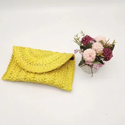 Women Bohemian Woven Straw Envelope Clutch Purse Bag with Magnetic Buckle