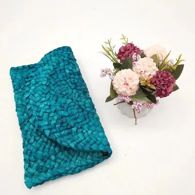 Women Bohemian Woven Straw Envelope Clutch Purse Bag with Magnetic Buckle