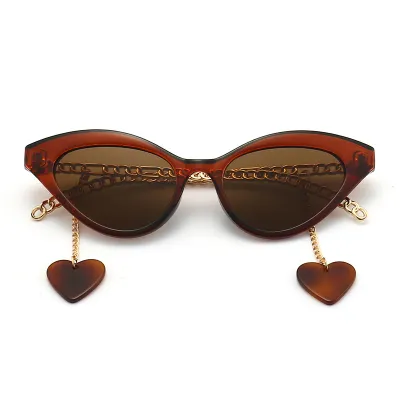 Women's Chic Cat Eye Sunglasses with Heart Pendant Chain Decoration