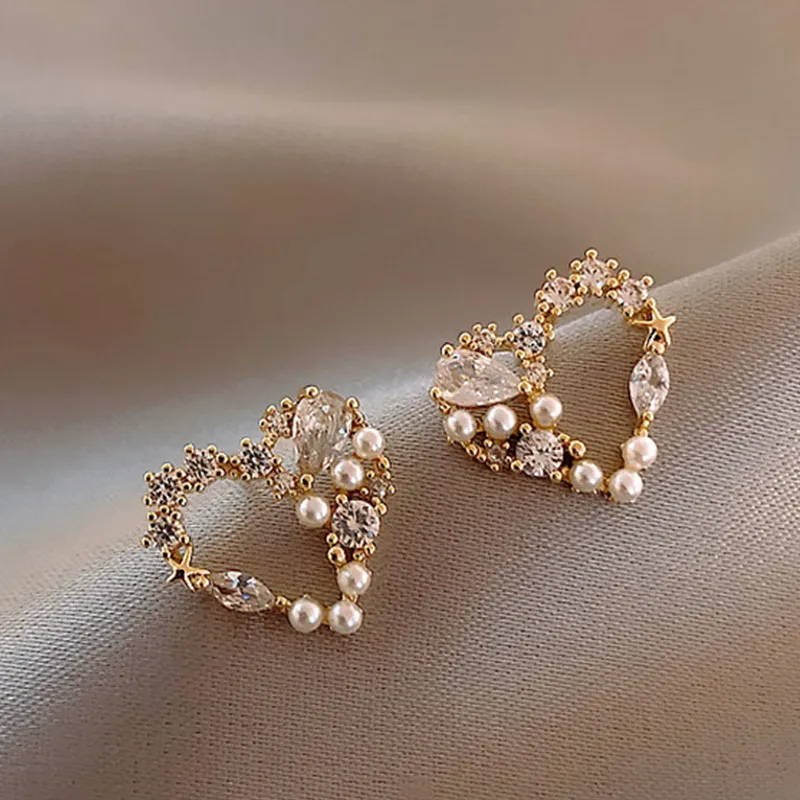 Women Exquisite Imitation Pearl Heart Shaped Stud Earrings Trendy Fashion