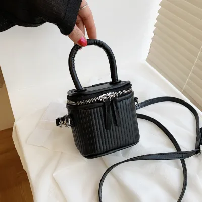 Women Fashion Zipper Design Solid Color PU Crossbody Bag