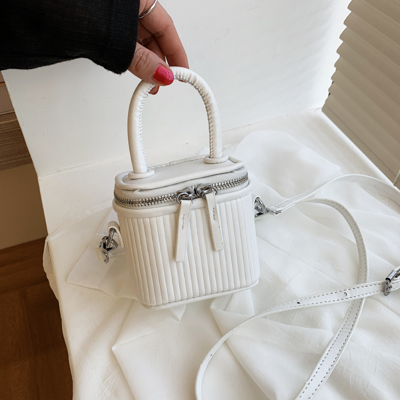 Wholesale Women Fashion Zipper Design Solid Color PU