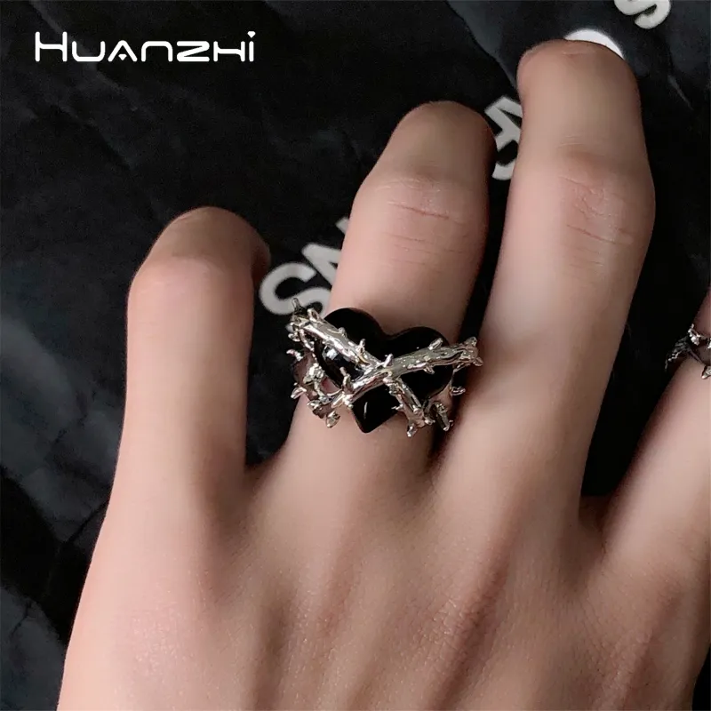 Women Gothic Punk Thorns Black Heart Metal Opened Ring