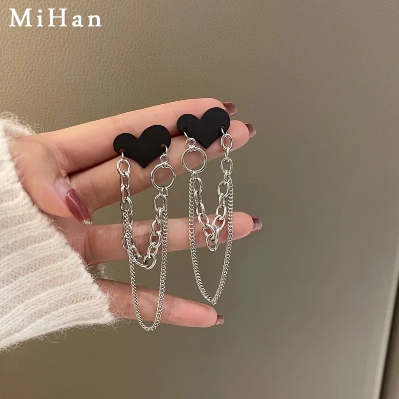 Women Punk Heart Shaped Chain Decoration Drop Earrings