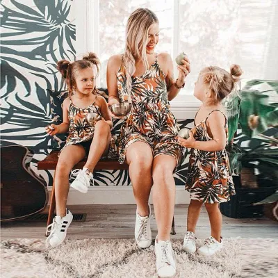 Wholesale 2Pcs Ruffle Off-Shoulder Crop Top Tight Skirt Mother Daughter Matching Set