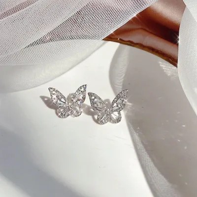 Women Exquisite Rhinestone Butterfly Shaped Stud Earrings
