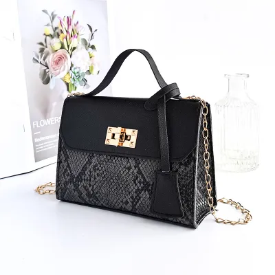 Women Vintage Flap Buckle Snake Pattern PU Crossbody Bag