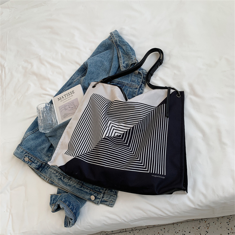 Wholesale Women Casual Unique Striped Pattern Large Capacity