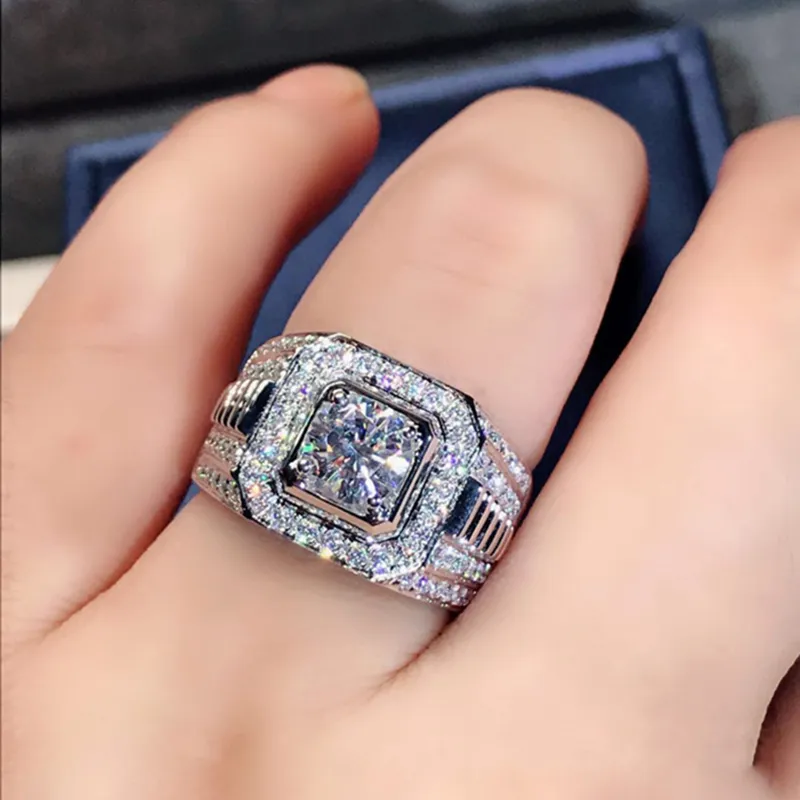 Men Luxury Exaggerated Zircon Alloy Wedding Band Ring
