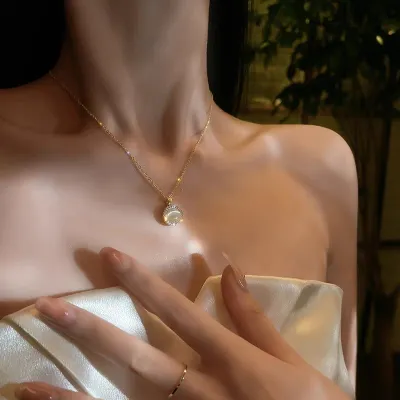 Women Exquisite Opal Stone Pendant Necklace