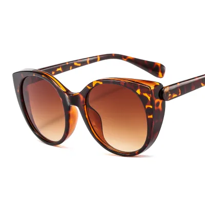 Women Classic Cat Eye Frame Gradient Lens Sunglasses