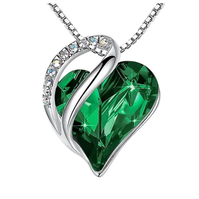 Women Exquisite Heart Shaped Rhinestone Pendant Necklace