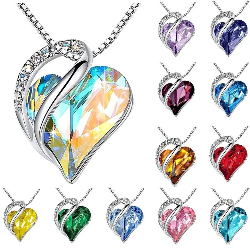 Women Exquisite Heart Shaped Rhinestone Pendant Necklace