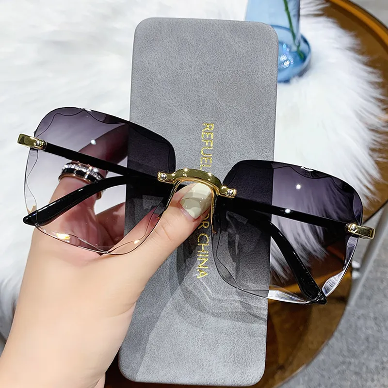 Woman Classic Vintage Square Gradient Mirror Frameless Sunglasses UV400