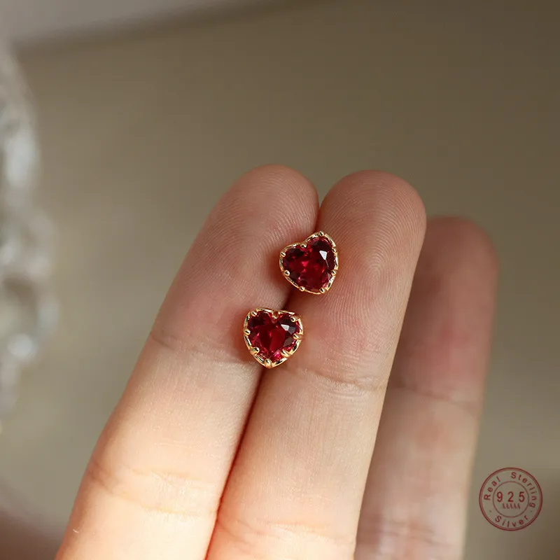 Women Exquisite Red Zircon Heart Shaped Stud Earrings