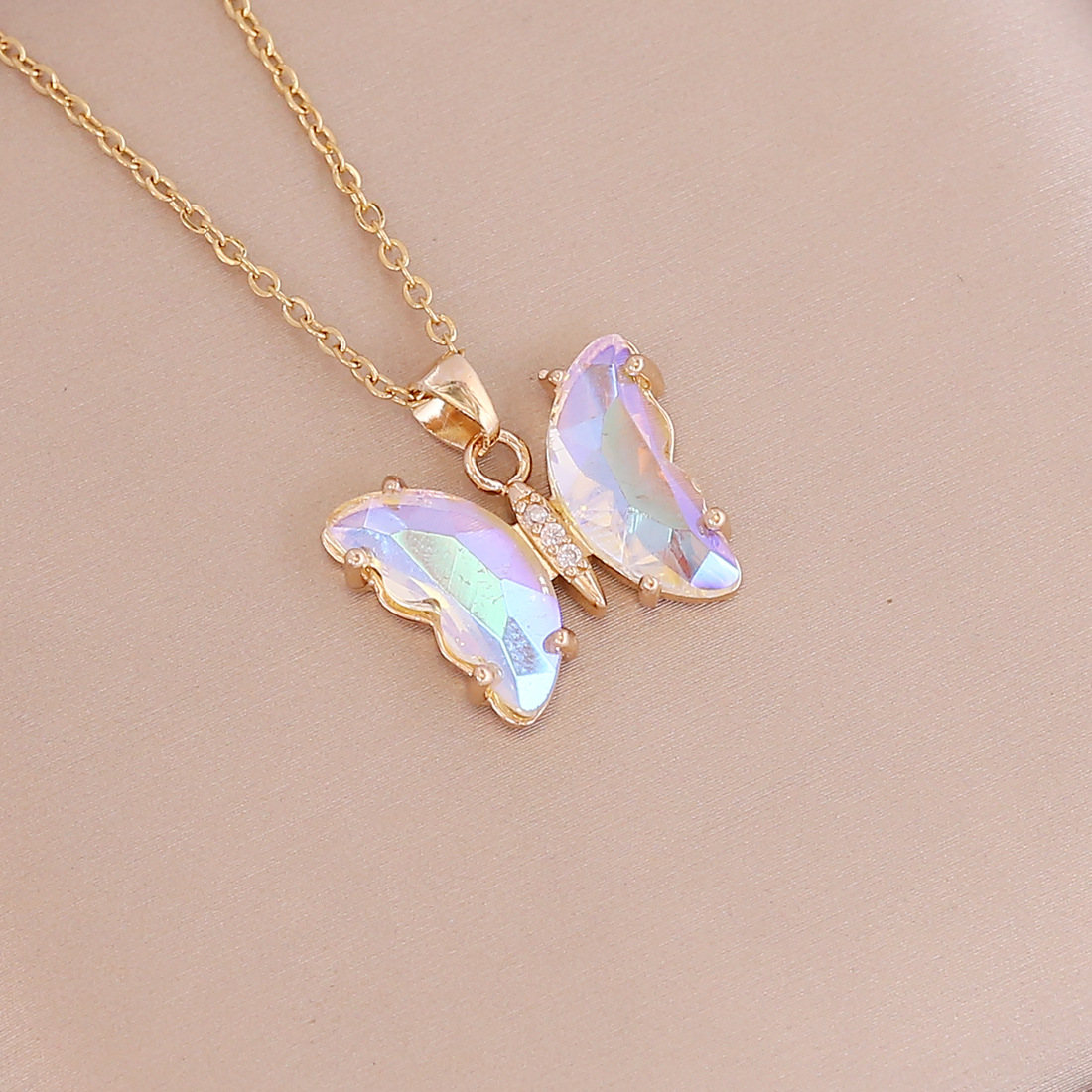 Wholesale Women Exquisite Gradient Color Grass Butterfly