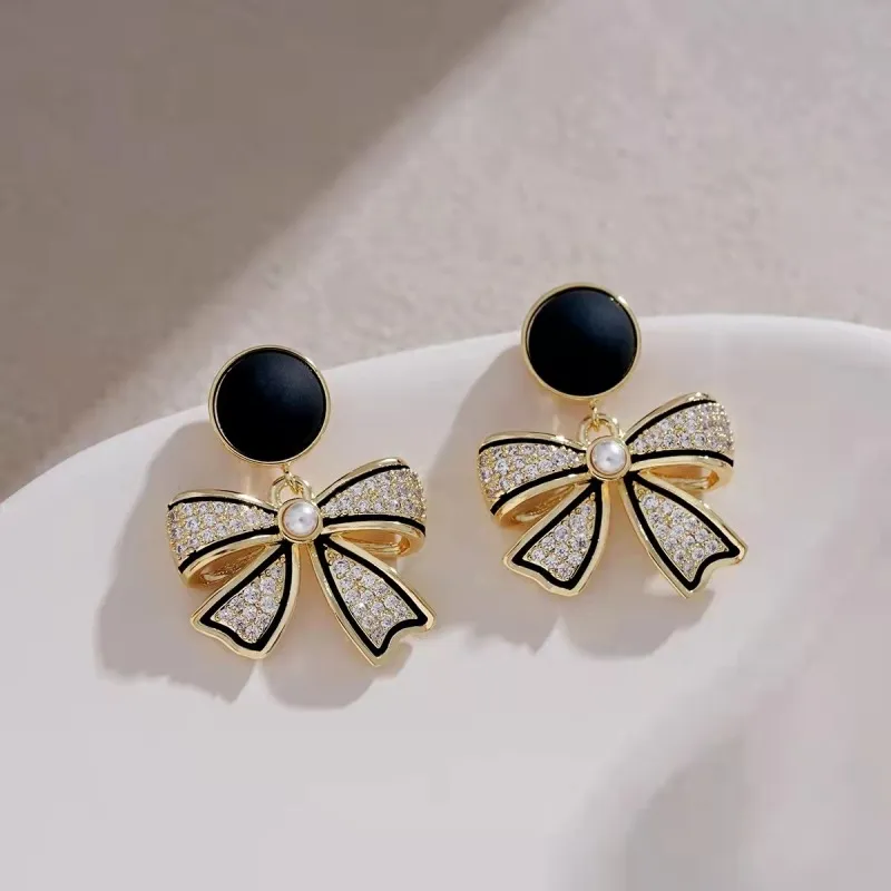 Women Exquisite Black Rhinestone Bow Design Stud Earrings