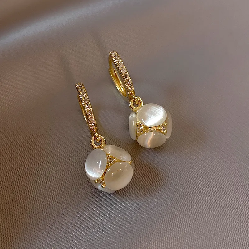 Women Exquisite Rhinestone Drop Earrings Trendy Copper Round