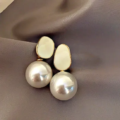 Women Elegant Imitation Pearl Drop Earrings