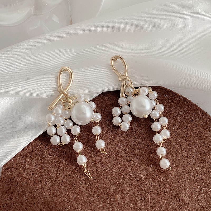 Wholesale Women Exquisite Imitation Pearl Tassel Earrings