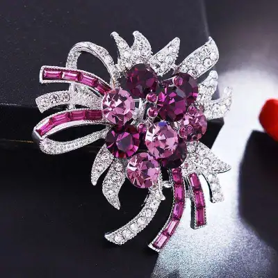 Women Fashion Pearl Floral Rhinestone Alloy Brooch