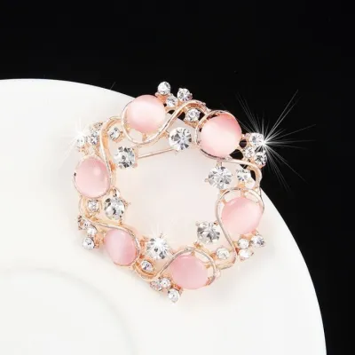 Women Fashion Pearl Floral Rhinestone Alloy Brooch