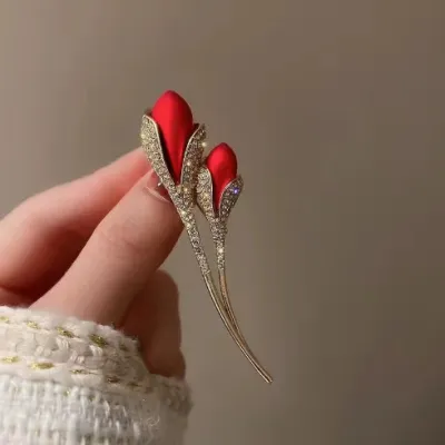 Women Fashion Pearl Floral Rhinestone Alloy Brooch