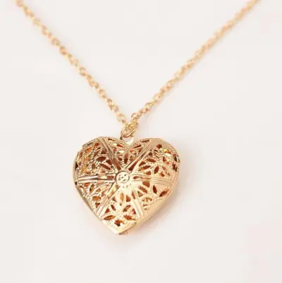 Women Fashion Hollow Pattern Heart Photo Box Necklace Openable Necklace
