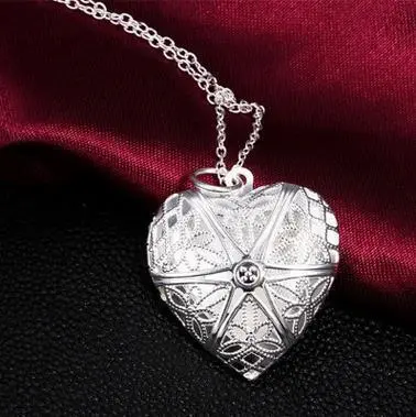 Women Fashion Hollow Pattern Heart Photo Box Necklace Openable Necklace