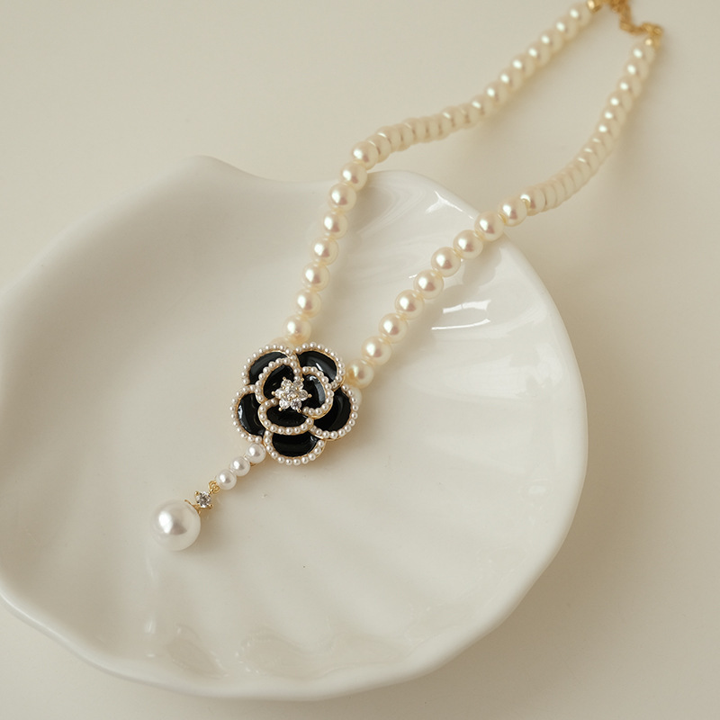 [TATIANA] 韓国アクセサリー☆Pearl Flower Necklace Designer fashion, Seoul-fully created | W Concept