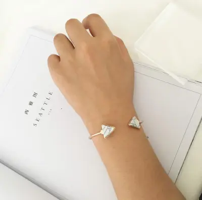 Women's Fashion Simple Marble Triangle Open Alloy Turquoise Bracelet