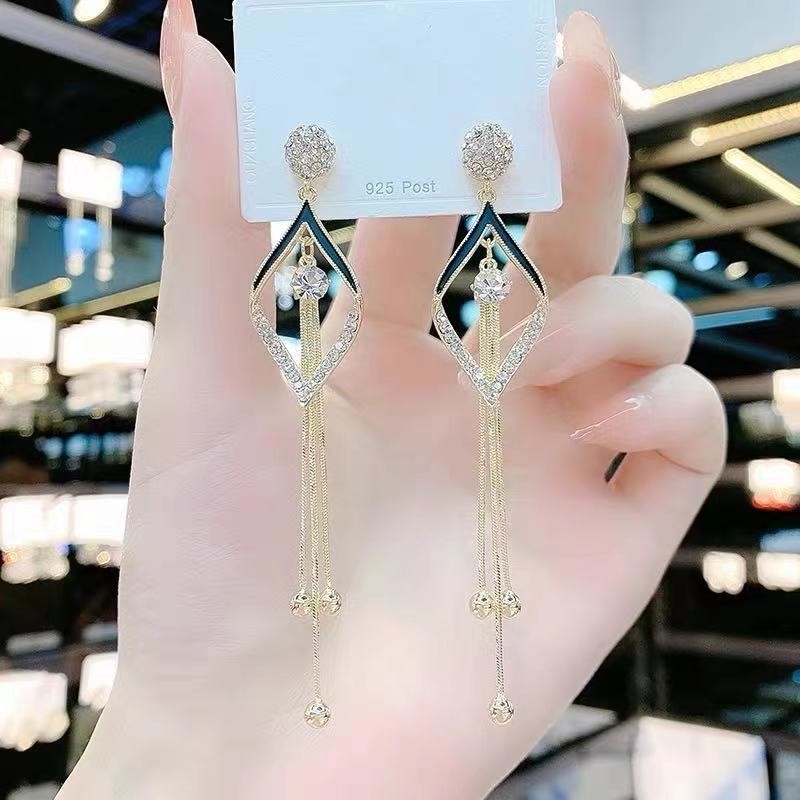 Wholesale Korean Silver Five Pointed Star Tassel Long Silver Earringss  Super Fairy Long Long Silver Earrings For Show Face And Thin Look From  Designerearrings_gem, $2.54 | DHgate.Com