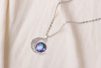 Women Retro Starry Moon Metal Necklace Fashion Jewelry