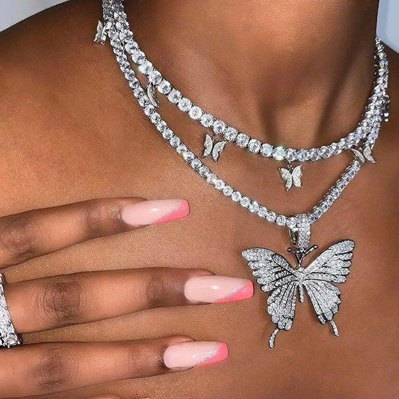 Women Simple Alloy Rhinestone Butterfly Pendant Necklace