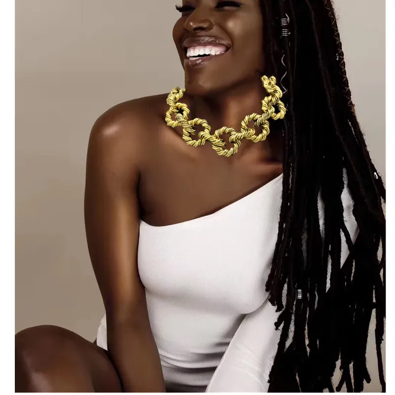 Women Fashion Exaggerated Metal Twist Braided Chain Alloy Necklace Set