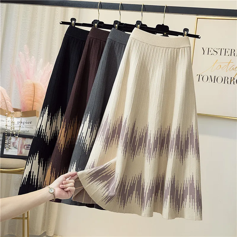 Wholesale Women Geometric Pattern Knitted Skirt Mid-Length High 