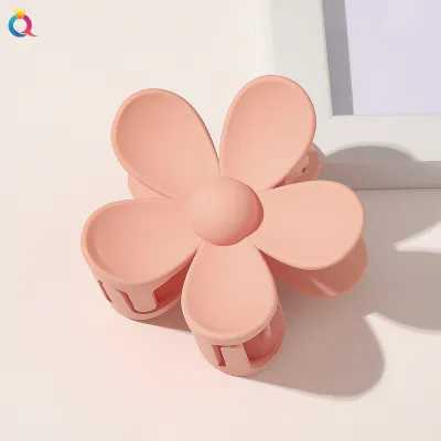 Women's Fashion Simple Resin Autumn Winter Color Floral Hair Clip